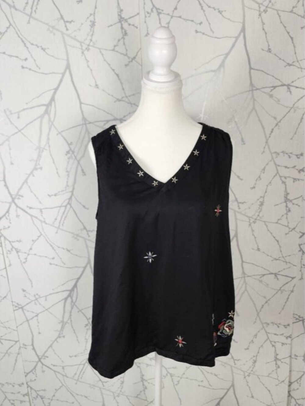 Odd Molly Black Floral Stars Embroidered V-Neck Tank